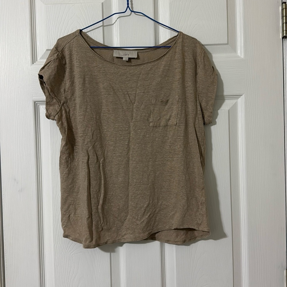 Loft t-shirt size large. Tan.